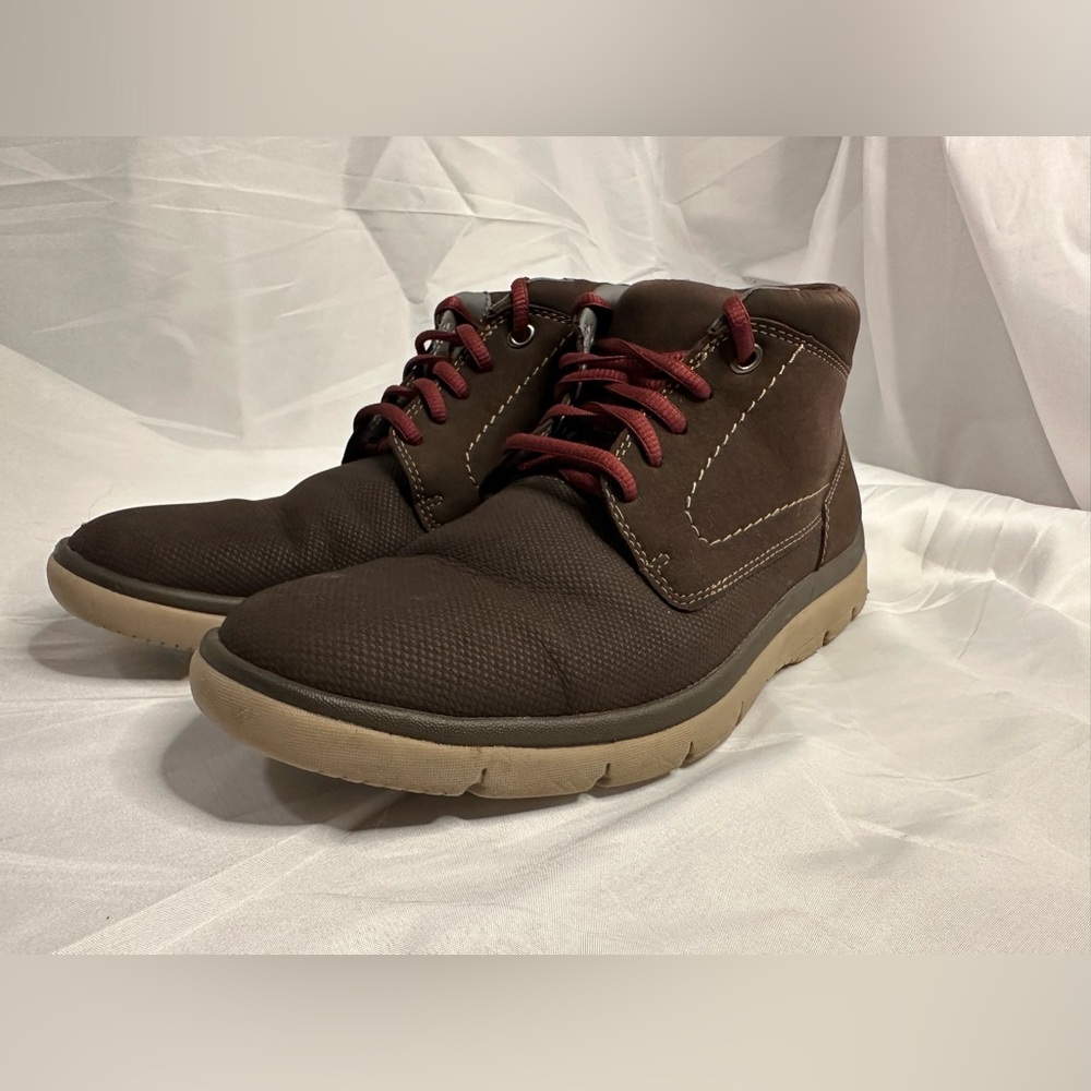 Clark’s Cloudsteppers- Brown Chukka Boots
